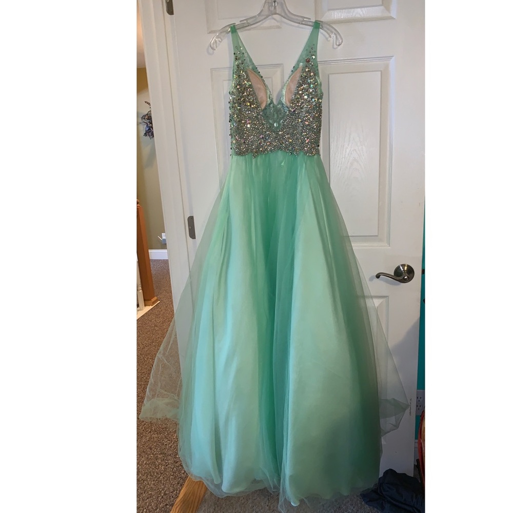✨PROM DRESS✨ - Picture 3 of 5